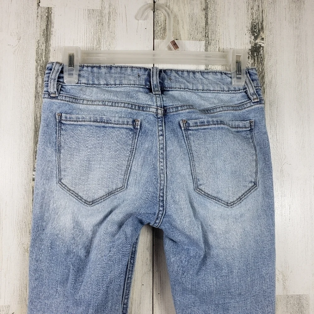 Fashion nova light wash highly ripped skinny jeans juniors size 1